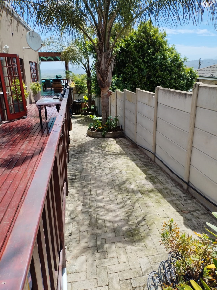 5 Bedroom Property for Sale in Fraaiuitsig Western Cape